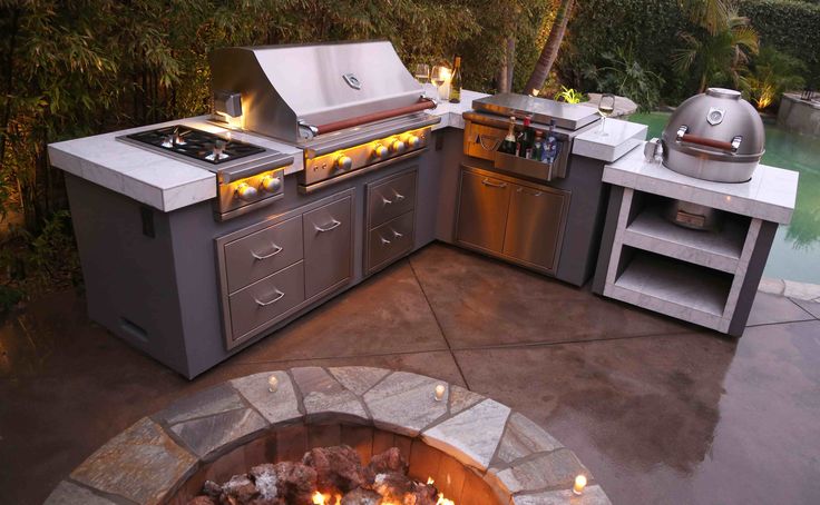 Outdoor Kitchen
